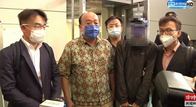 国民党从柬埔寨救出1人。(取自中时新闻网直播)