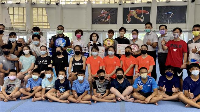 宜兰县长林姿妙表示，希望李智凯难能宝贵的经验分享，可提升选手们的能力，在国际舞台上发光发热。（吴佩蓉摄）