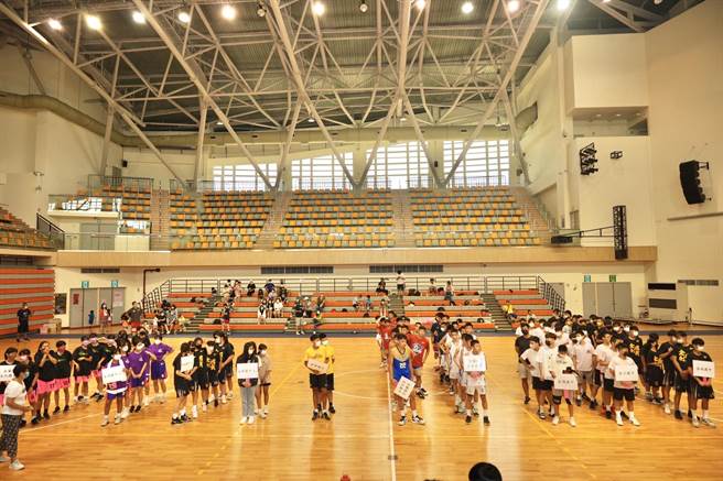 金门第46届金湖杯篮球邀请赛国中组赛程今（18）日结束，大家相约明年再见。（金湖镇公所提供）