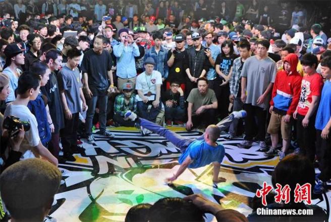 2013年，第七屆「B-BOY IN SHANGHAI」國際霹靂舞大賽在上海舉行。（中新社）