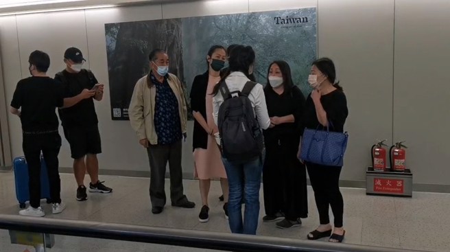 艾成家人今晚抵台。(圖／翻攝畫面)