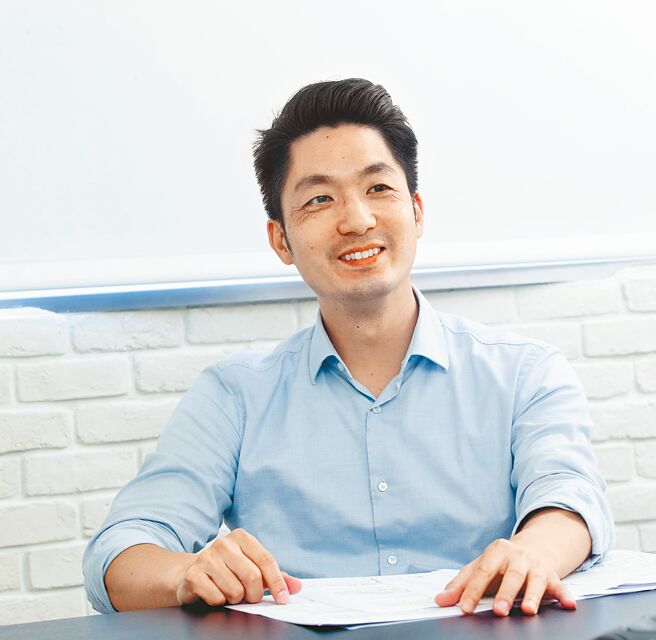 国民党台北市长参选人蒋万安17日接受本报专访表示，市政规画不能只看局部，必须要全面审视。（陈信翰摄）