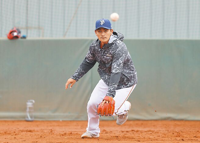 林子伟转战独立联盟延续旅美梦，图为2月下旬经纪公司帮他举办测试赛，吸引球探。（中央社）