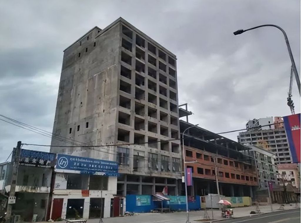 2019年8月禁賭令後，西港房地產崩盤，有1155個樓盤爛尾，約佔西港建築總面積的7至8成，爛尾樓隨處可見。（圖／網路）