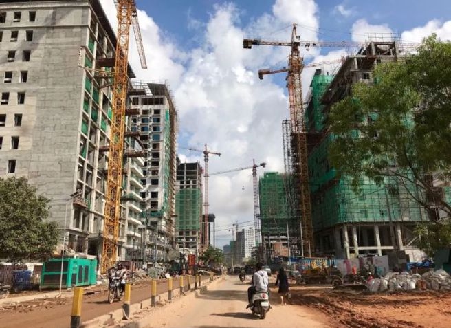 在柬埔寨颁发禁赌令之前有大量的中国人前往西港投资娱乐服务业与炒作房地产，西港也到处都是建筑工地。（图／网路）