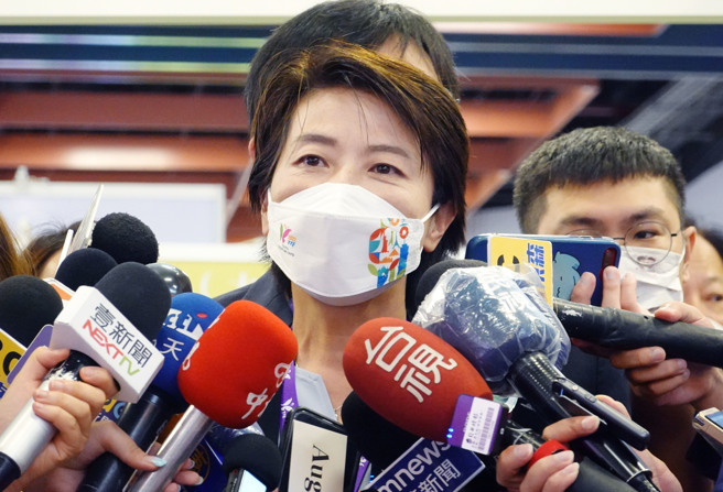 台北市副市長黃珊珊19日出席台北國際觀光博覽會開幕典禮時接受媒體訪問。（姚志平攝）
