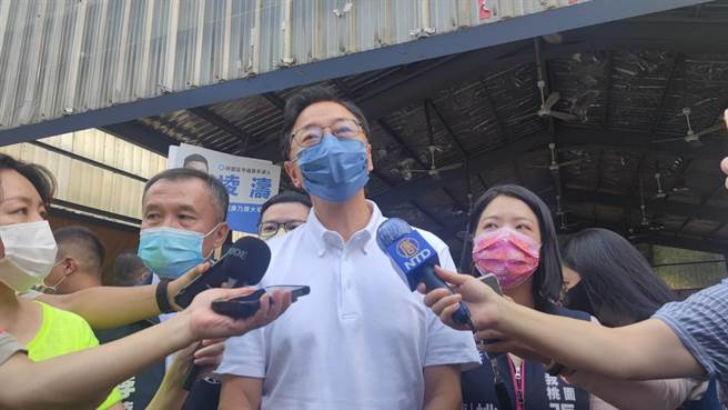 国人遭骗去柬埔寨引起民眾关注，国民党桃园市长参选人张善政表示，他有办法解决。（赖佑维摄）