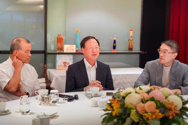 謝國樑宣布，基隆市政諮詢委員會正式成立。(取自謝國樑臉書)