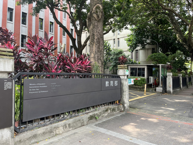 中小学停课指引下周一宣布。（本报系资料照）