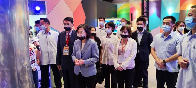 儿盟今年迈向30周年，明天起将举办为期9天的「擅长调频的泡福同学」展览。（林良齐摄）