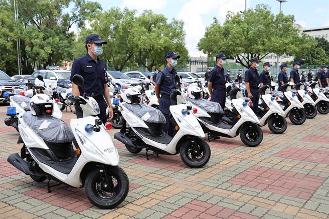 南投县新购警用车辆19日交车，让警察执法更有效率。（南投县政府提供／廖志晃南投传真）