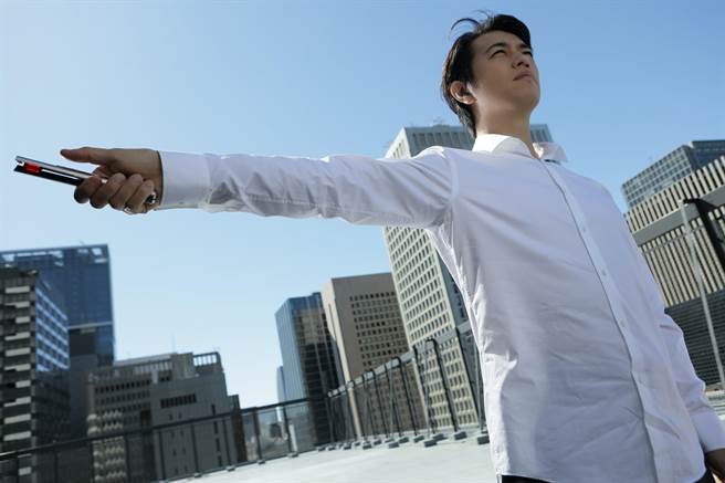 斋藤工饰演神永新二。（野兽国提供）