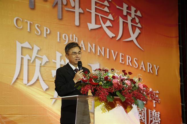 中科管理局局长许茂新表示，中科2021年营业额首度破兆，且今年不论在招商、环境永续或提升产业竞争力等方面，都有亮眼成绩。(中科管理局提供)