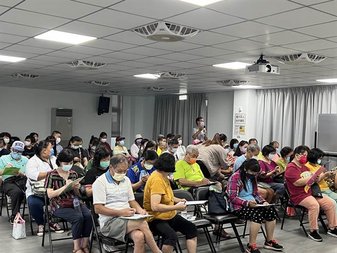推行社造计画不易，杨梅区公所盼藉此为契机，启发居民思考如何找到社区特色与愿景，增加互动式参与。（杨梅区公所提供／蔡明亘桃园传真）