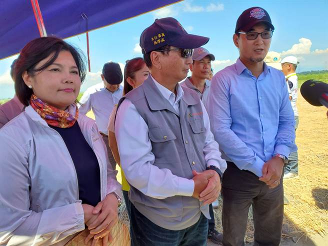 下届云林县长选举，现任县长张丽善（左）遭遇民进党籍立委刘建国挑战。（本报资料照片）