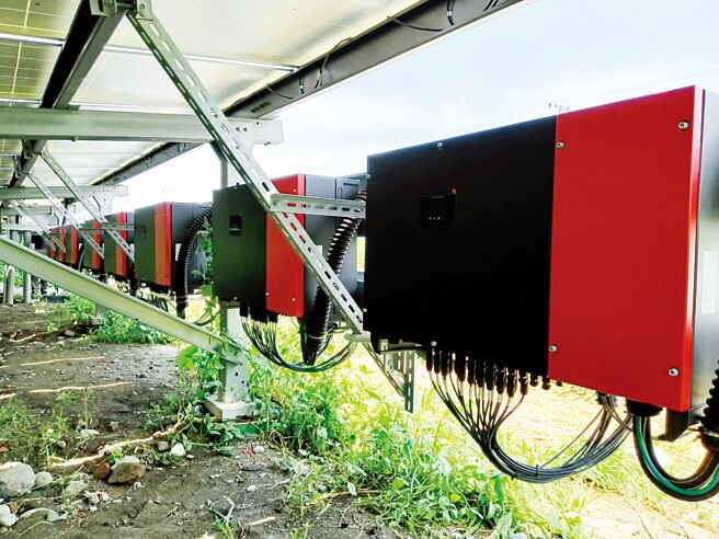 森鉅绿能座落于彰化芳苑乡的太阳能案场，全面採用新望60kW智慧型併网变流器。图／业者提供