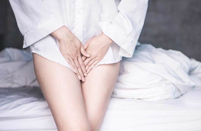 北部一名女子跛脚到医院看诊，向医师哭诉下面又肿又痛，性行为时更痛到快升天。(示意图 达志提供)