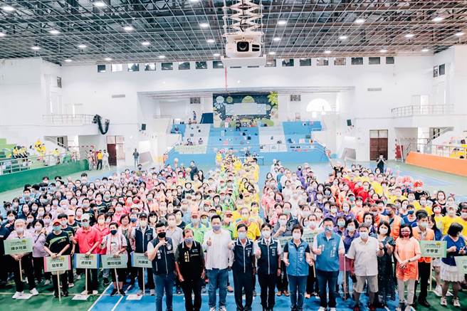 国民党新竹市长参选人林耕仁20日参加2022年新竹市环保志、义工群英会，争取广大志工群支持。（林耕仁提供／陈育贤新竹传真）