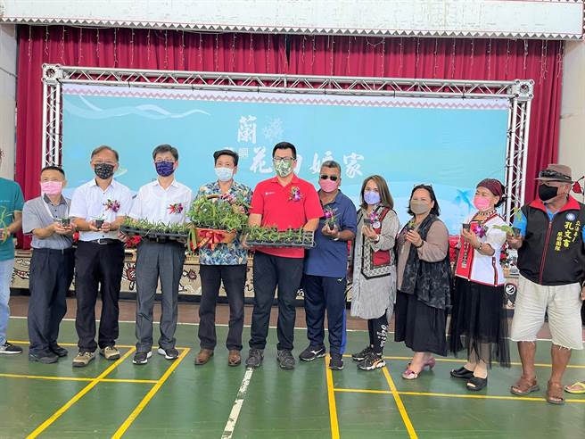 台灣電力公司20日在蘭嶼舉辦2022年環境生態復育「蘭嶼蘭花回娘家」。（莊哲權攝）
