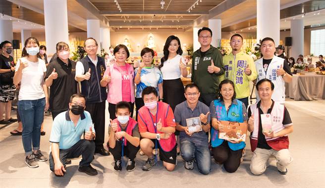 潭子區五湖園生命智慧園區，於20、21四舉辦「愛‧分享文化節」中元普渡法會，並攜手公益團體舉辦「以愛傳愛」公益愛心市集。（立委楊瓊瓔服務處提供）