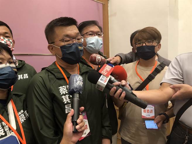 蔡其昌強調，未來若當選市長會全力要求地方，對於這些詐騙團體機構徹底清查避免發生憾事。(陳世宗攝)