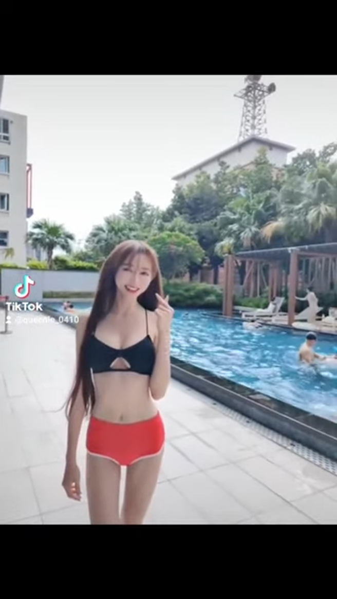 长濑昆妮扮救生员架势十足。(图/长濑昆妮 FB)