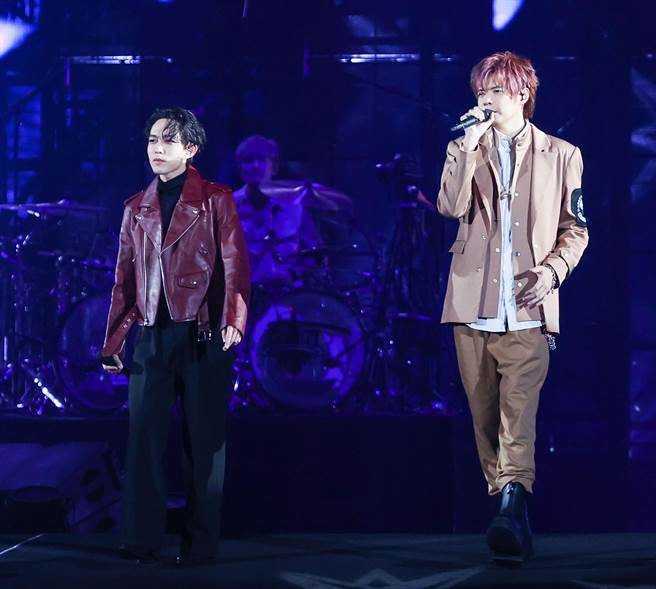 八三夭請來林宥嘉當嘉賓對唱情歌，令歌迷相當驚喜。（羅永銘攝）