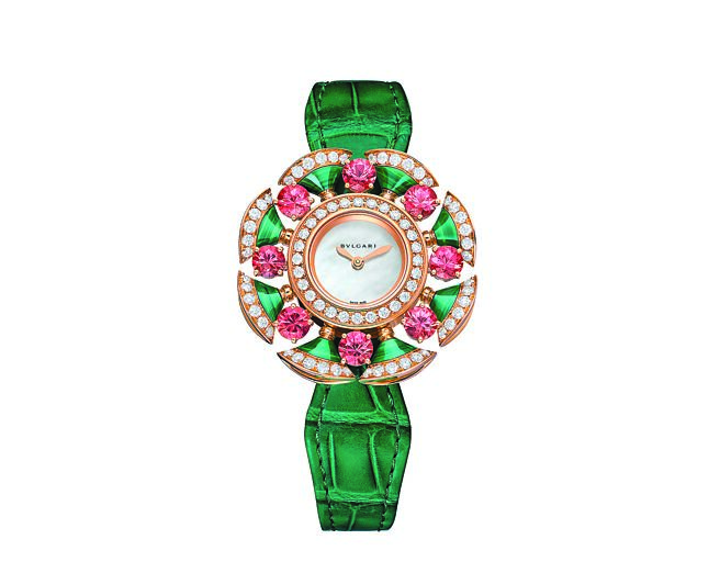 宝格丽Divas' Dream系列孔雀石与粉红碧玺珠宝腕表，约129万元。（BVLGARI提供）