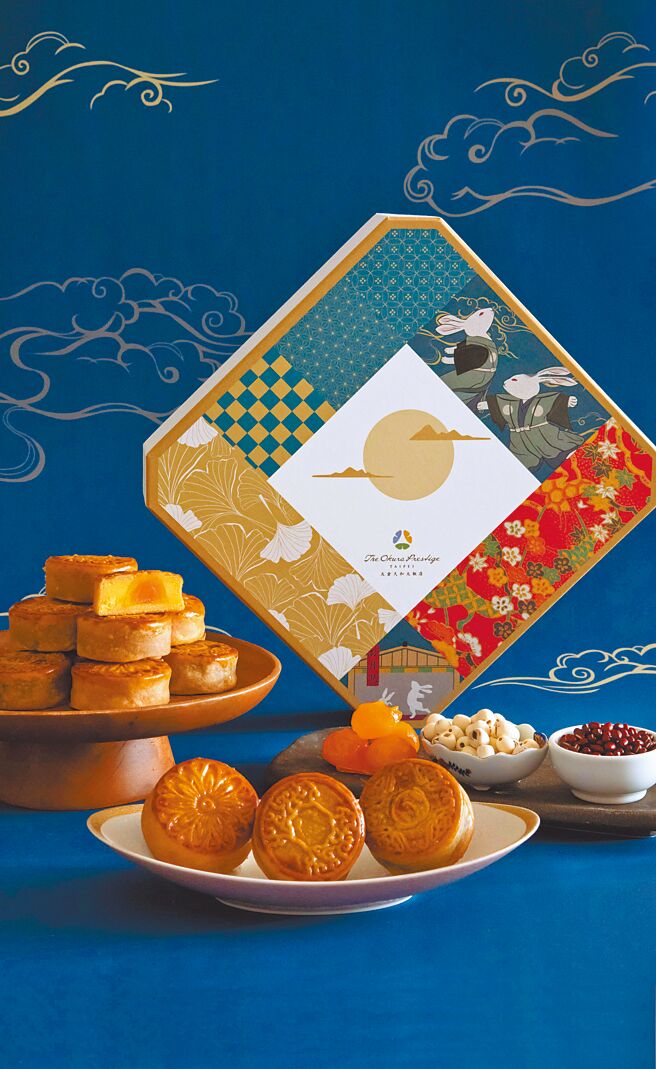 「月映清辉」为限量款礼盒，设计层层勾勒如月宫般的华丽秋节意象。（大仓久和大饭店提供）
