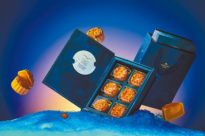 诚品行旅中秋月饼礼盒採用经典广式饼皮技法，以皮、馅2:8的黄金比例，打造3款风味内馅。（诚品行旅提供）