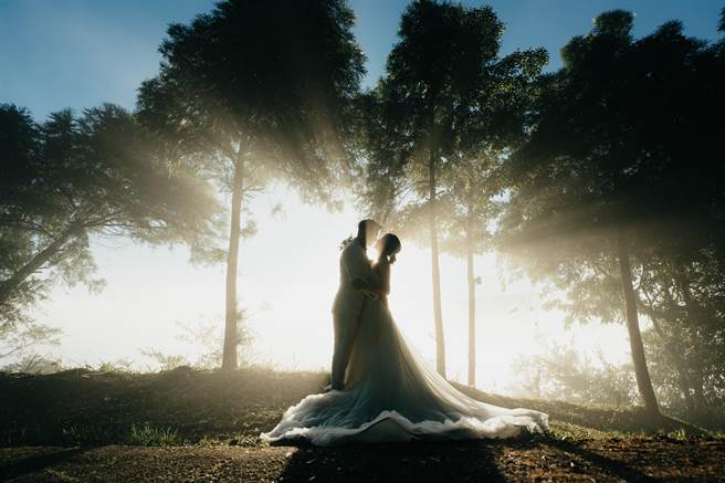 威廉与卓君泽今辧婚宴。（欢迎光临公司提供）