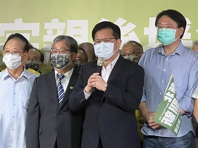 林佳龙出席林姓宗亲后援会成立大会，基隆市长林右昌到场相挺。（王扬杰摄）