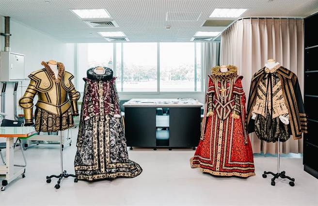 衛武營國家藝術文化中心與比利時列日皇家歌劇院跨國共製威爾第歌劇《唐卡洛》，是國內難得一見的全古裝實景歌劇。（衛武營國家藝術文化中心提供）