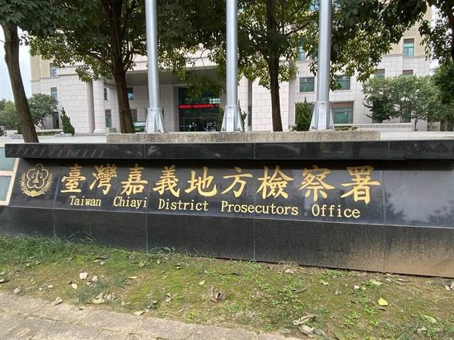 郭姓女護理師涉嫌持刀砍傷同事，被移送至嘉義地檢署。（廖素慧攝）