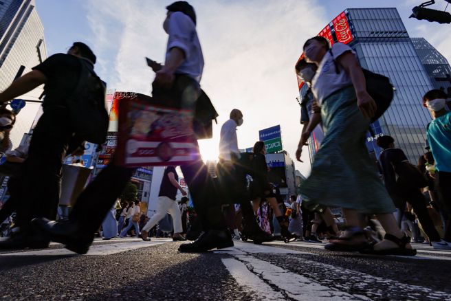 这名少女面对警询表示，因为想被判处死刑，所以随机挑了一对母女下手。警视厅正调查详细犯案过程。（图/ 路透社）