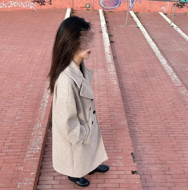 原PO抱怨男友的拍照技术，让她瞬间变成「哈比人」。（图片翻摄自FB/爆废公社）