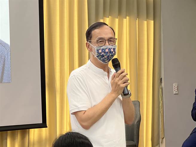 NCC称《中介法》只是草案，没有强推或撤回的问题，国民党主席朱立伦21日痛批是世界上最大的笑话。(蔡依珍摄)