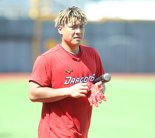 味全龙吉力吉捞・巩冠。（陈怡诚摄）