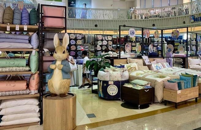 高雄梦时代3楼举办「居家联合展售会」活动至9月4日，折扣最低1.5折起。（梦时代提供）（内容以现场为主）