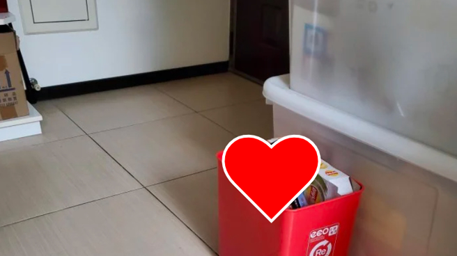 一名女網友表示，男友為她下廚煮了一頓好吃的焗烤海鮮飯，不過她卻從回收箱發現不對勁。（翻攝自Dcard）