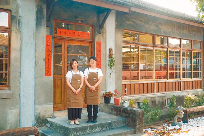 高雄市保留眷村10年有成，累计已修復活化260户，居全国之冠，但左营海军眷村仍有59公顷、9成的眷舍待修復。文化局预计加速与军方磋商研议，同步盘点手边政策工具，要找出创新、修復活化的新出路。（高雄市文化局提供／袁庭尧高雄传真）