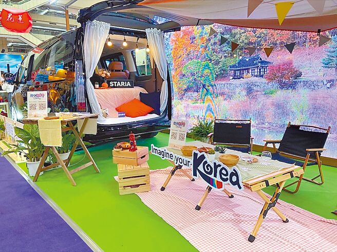 韓國館利用HYUNDAI Staria布置出露營情境。（韓國觀光公社提供）
