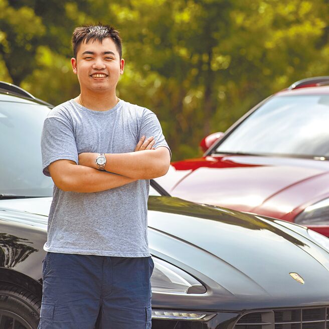 Calvin试驾后认为两代Macan GTS的个性很不同，驾驭起来各有特色。（陈大任）