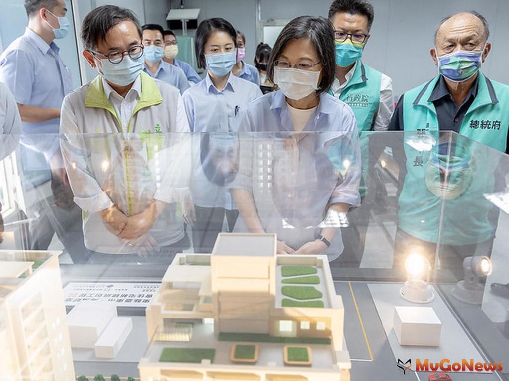 總統期許持續提升社宅量能，回應台東民眾對社宅的期待和需求，總統視導台東縣台東市海濱‧好室社會住宅（圖/MyGoNews）