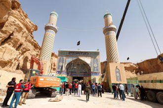 伊拉克中部清真寺遭崩落山岩擊中  至少5死