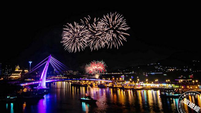 淡水渔人码头烟火秀预计于中秋节连假开始晚间举办共计4场次。(图/旅游经提供)