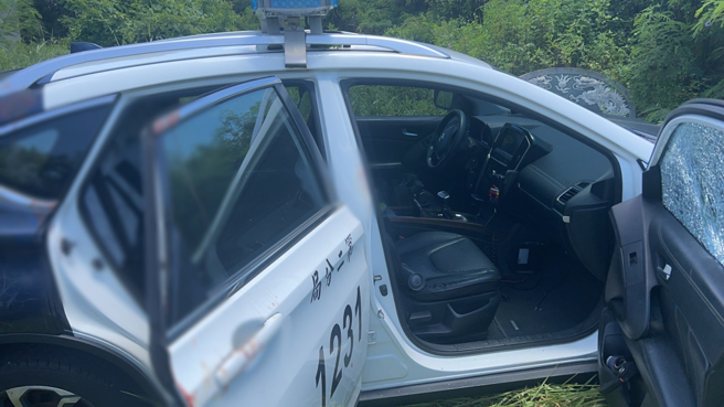 台南市警局第二分局警員今早追捕嫌犯過程中，疑似遭到嫌犯襲擊，造成2名員警身亡，警政署長呼籲各界提供線索。（圖／讀者提供）