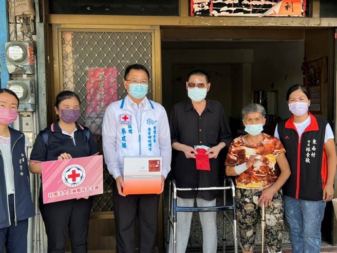 台塑企业中秋送爱，400万元中秋礼金关心云林县弱势家庭。（台塑企业提供／张朝欣云林传真）