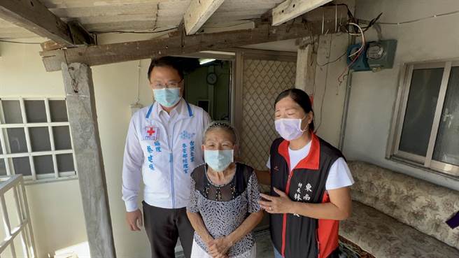 台塑企业中秋送爱，400万元中秋礼金关心云林县弱势家庭。（台塑企业提供／张朝欣云林传真）