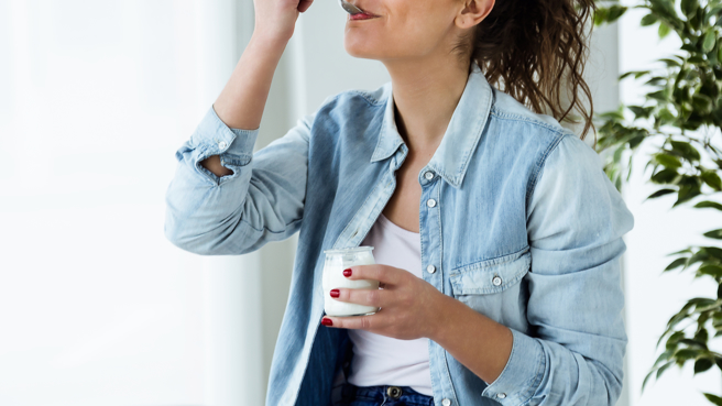 毒物科专家招名威表示，每天一杯优格可降26%罹大肠癌风险，有效减少肠胃里的致癌物质。（图／示意图，达志影像）